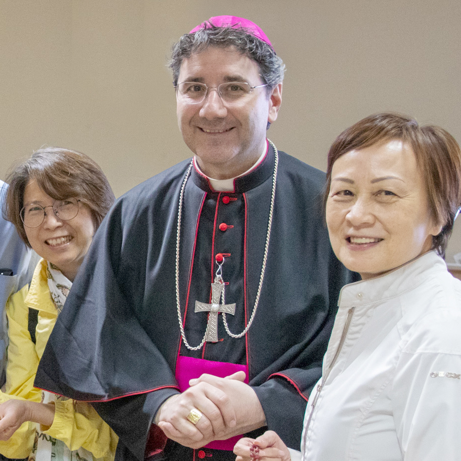 Archbishop Leo travels to St. Thomas Parish in Markham